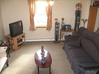 3rd image of 12 Harvest Ln
