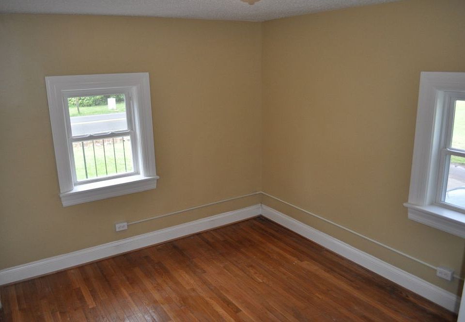 2nd image of 901 Sperryville Pike APT 3