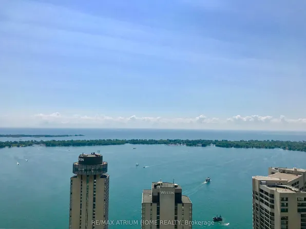 33 Bay St, Toronto, ON