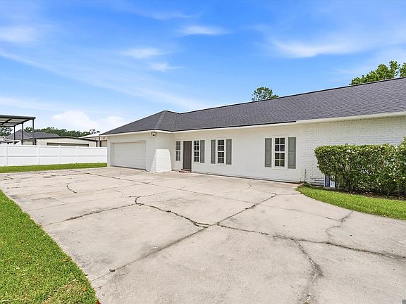 2nd image of 14377 Lazy Oaks Dr