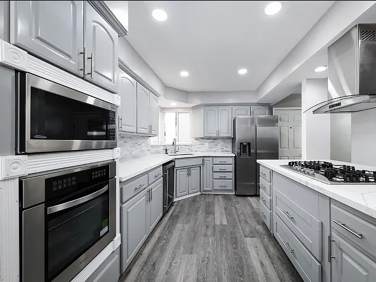3531 Country Club Dr — Photo 6