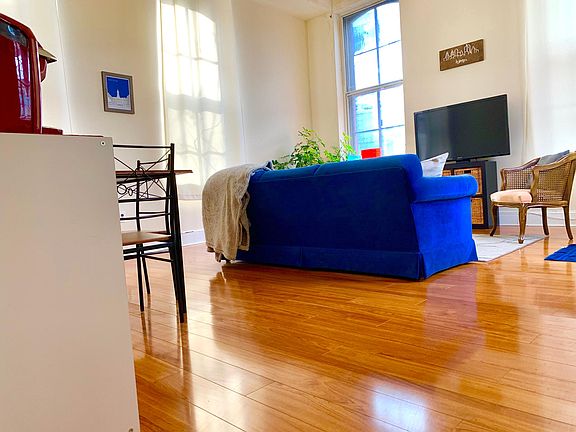 4th image of 306 New St #5