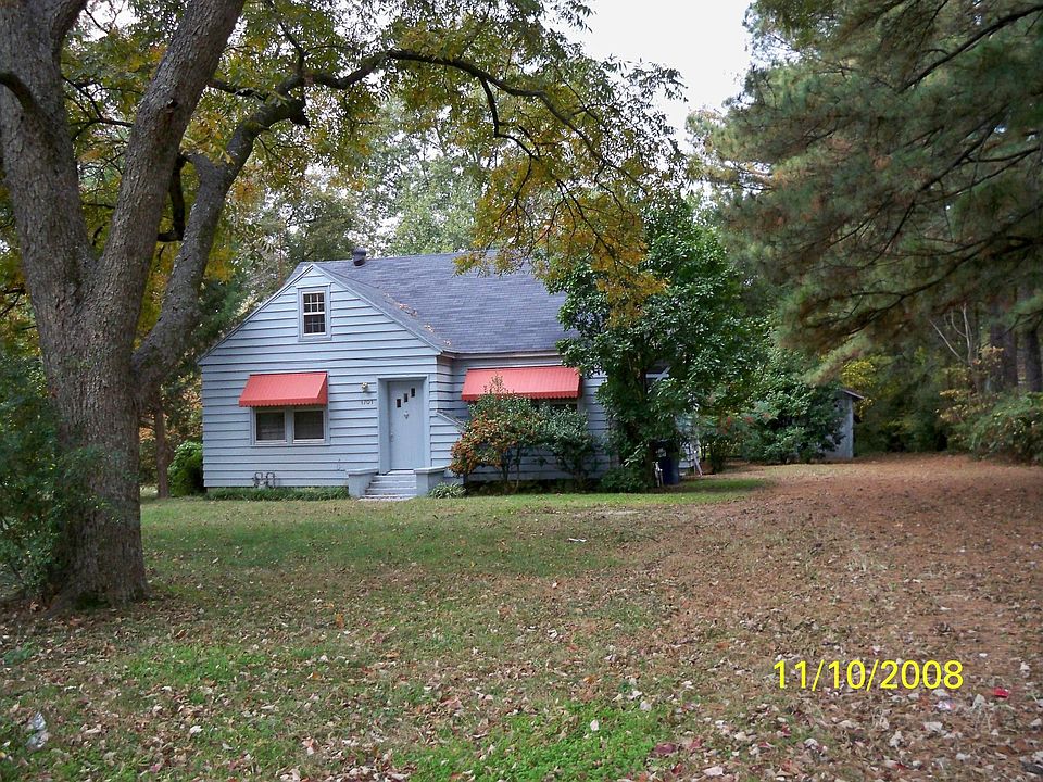 1701 N Division