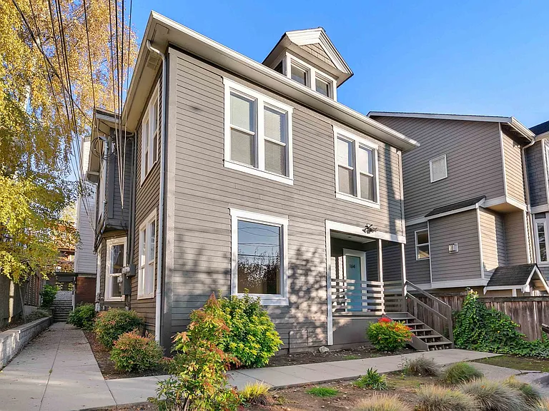 Top-Floor 3bed/1bath Duplex Unit in Cherry Hill! — Photo 9