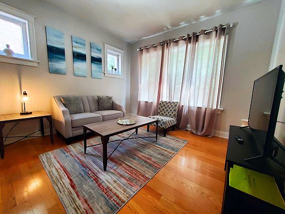 2nd image of 3235 Lafayette Ave APT 2E