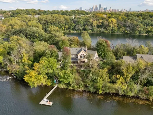 1465 Island Dr, Golden Valley, MN 55422