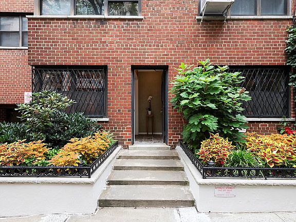 3rd image of 11 E 87th St #1F