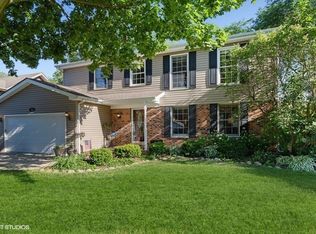 529 Monterey Dr, Crystal Lake, IL 60014