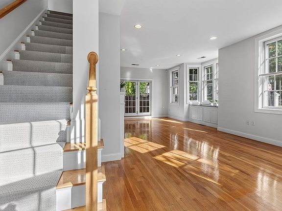 4th image of 56 Park St