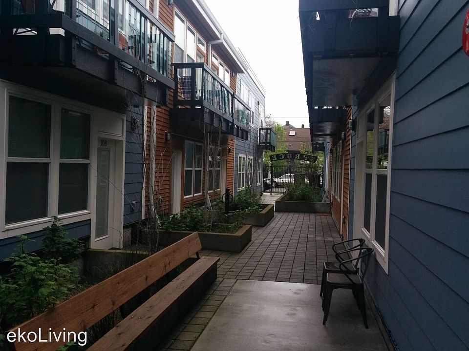 2nd image of 1120 SE Sherman St