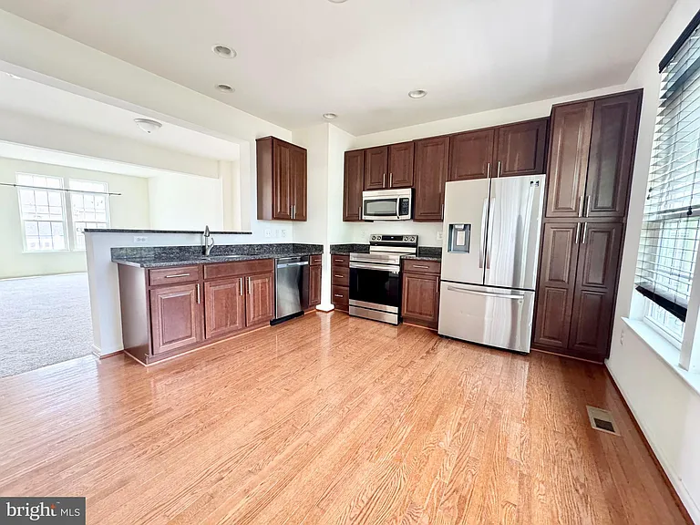 412 S Greenberry Ln — Photo 9