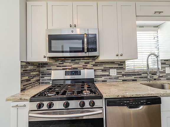 4th image of 4131 Judd Ave