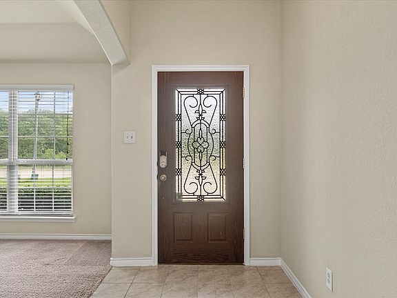 4th image of 1409 Hidden Creek Dr