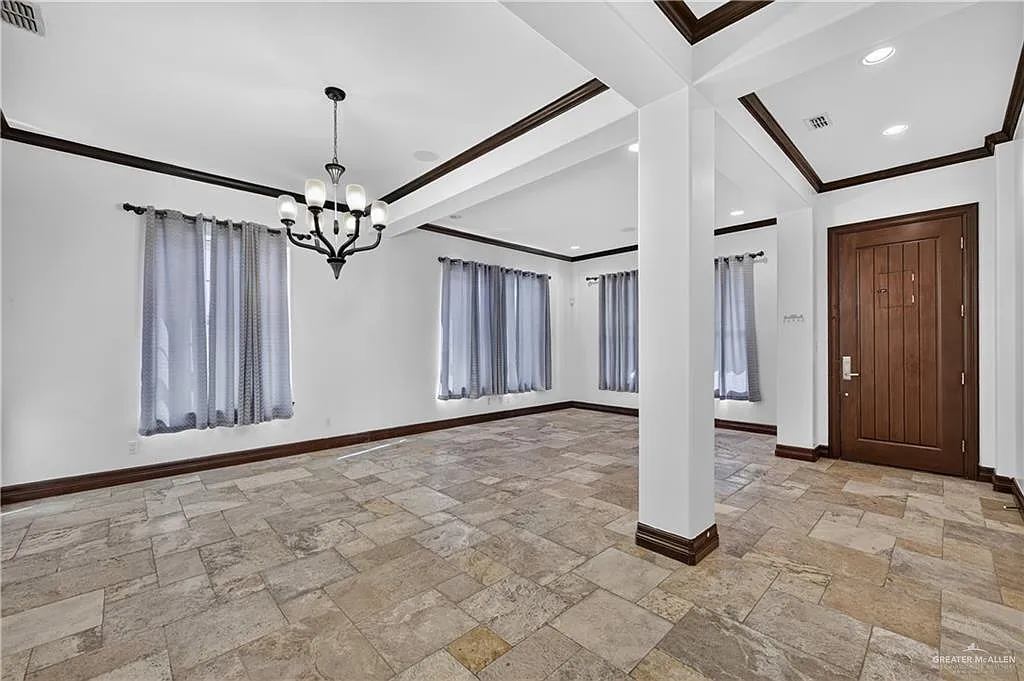 4 bed, 3.5 bath, 2677 sqft, $2,950 — Photo 4