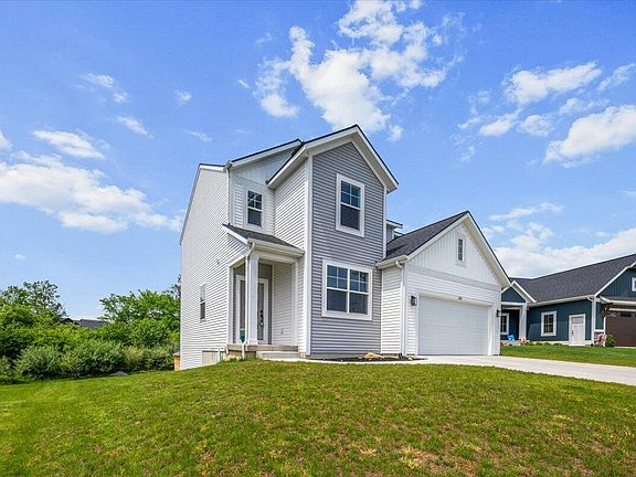 5th image of 3881 Blue Spruce Cir SE
