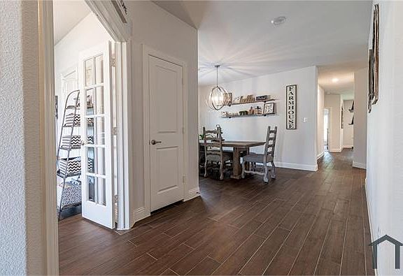 5th image of 1533 Summit View Ln