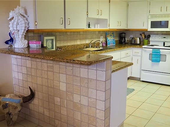 5th image of 715 S Ocean Dr APT B