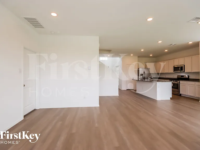 23709 Pagliano Ct — Photo 4