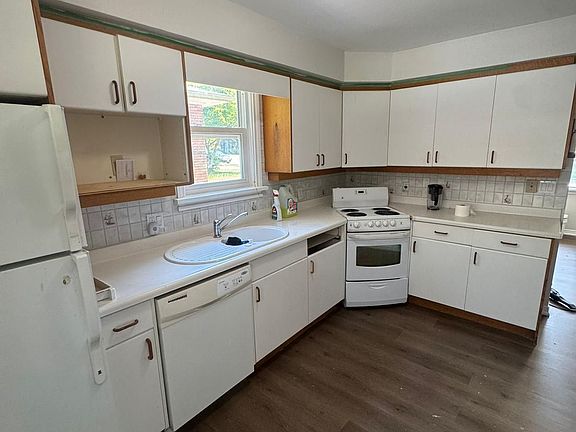 3rd image of 276 Sunview St
