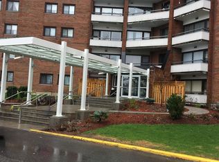 CHESTERTON TOWERS, Ottawa, ON K2E 6Z7