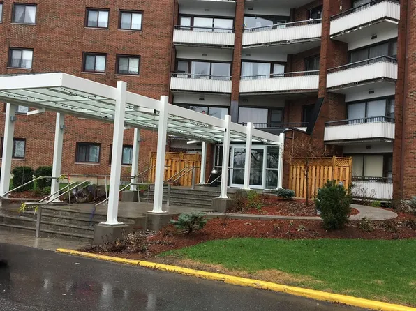 20 Chesterton Dr W #1113, Ottawa, ON K2E 6Z7