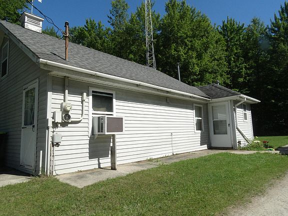 3rd image of 837 W Jose Rd
