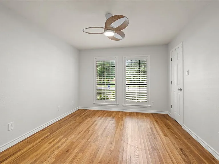 1000 Raven Bend Ct — Photo 28