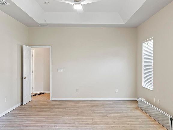 5th image of 24 Lakecliff Dr
