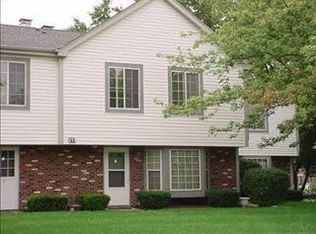 211 E Oneida Ave, Bartlett, IL 60103