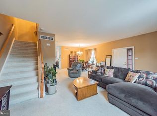 22 Steeplechase Cir, Aston, PA 19014