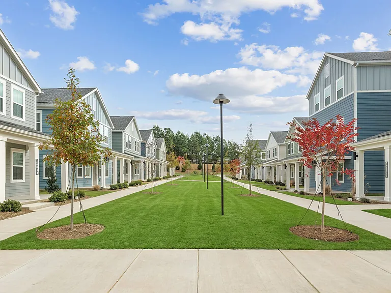 Hamlet Huntersville - Homes & Townhomes for Rent — Photo 26