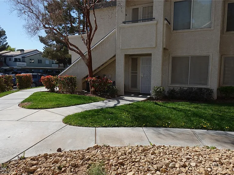 3131 Key Largo Dr #101 — Photo 37
