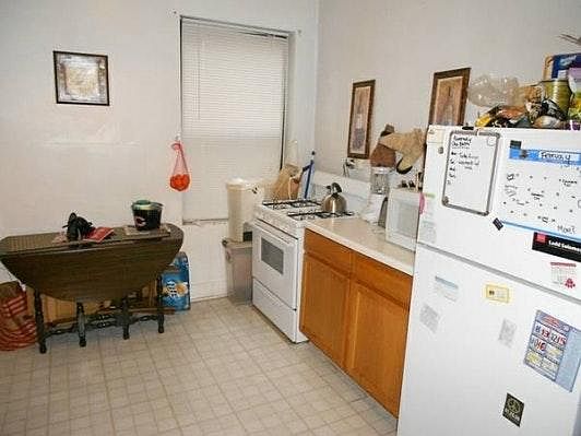 2nd image of 4010 N Kenmore Ave #5D