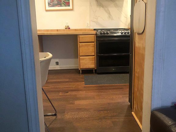 2nd image of 1904 Keith St