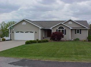 103 Gelderland Ct, Pella, IA 50219