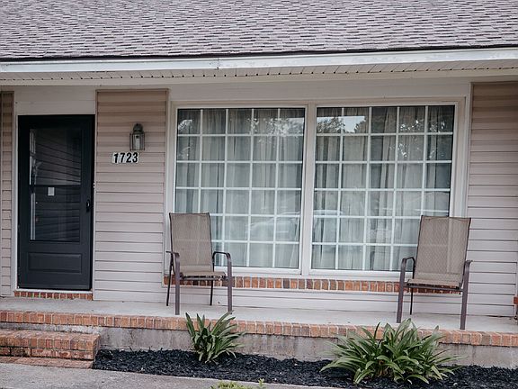 3rd image of 1723 Folly Rd