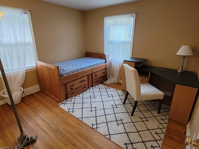 113 Rossiter Rd — Photo 19