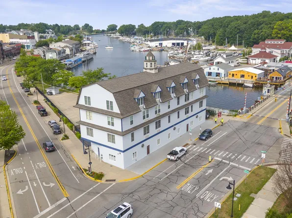 532 Dyckman Ave APT 17, South Haven, MI 49090