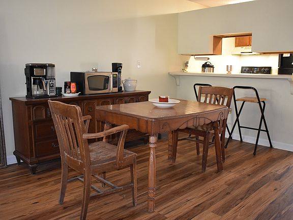 4th image of 464 Forest Hills Dr