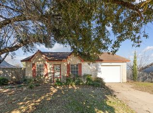 844 Pine Mountain Dr, Burleson, TX 76028