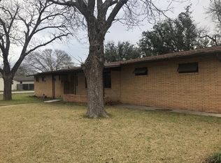 1019 Leona Rd, Uvalde, TX 78801