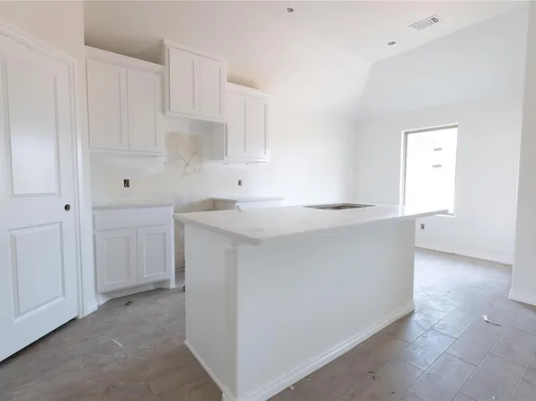 3316 Cookson Point Dr, Edmond, OK 73012