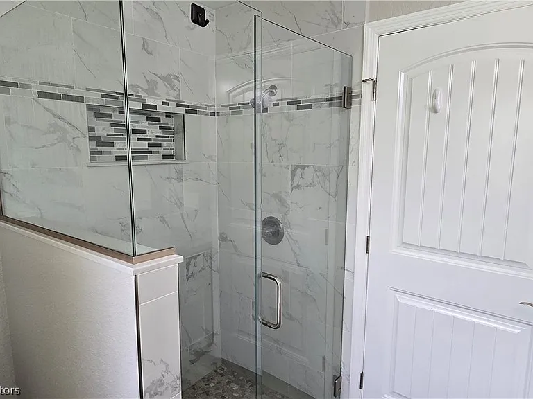 4410 Lake Haven Blvd — Photo 15
