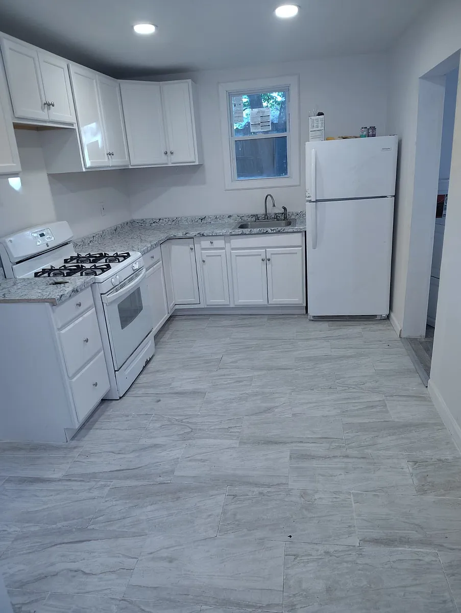Building Photo - 114 Coykendall Ave #1