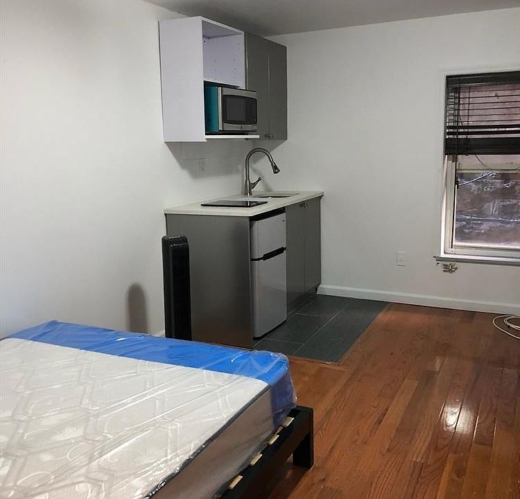 1st image of 310 W 20th St APT A5