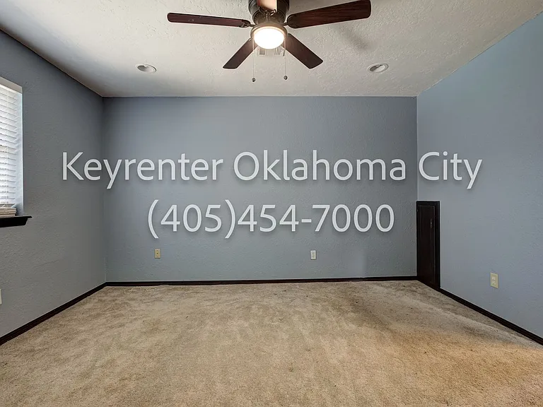 10912 N Blackwelder Ave — Photo 19