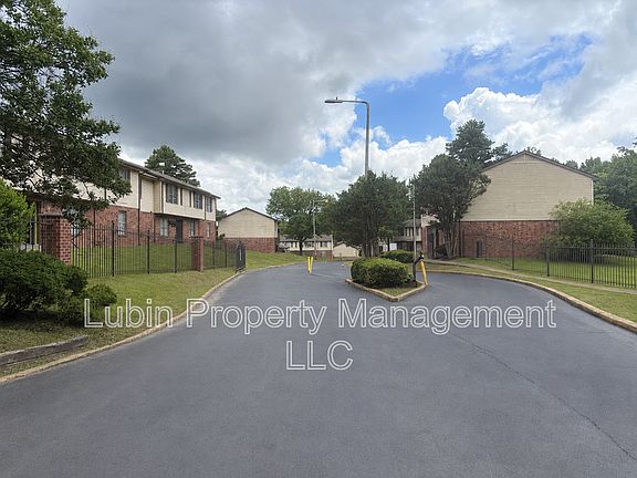 2nd image of 2883 Coach Dr APT 3
