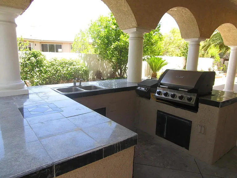 2238 Alanhurst Dr — Photo 31