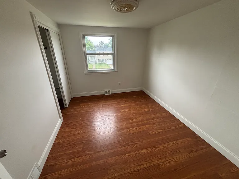 800 Larkspur St — Photo 22
