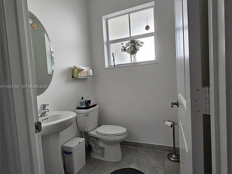 2637 SE 17th St — Photo 9